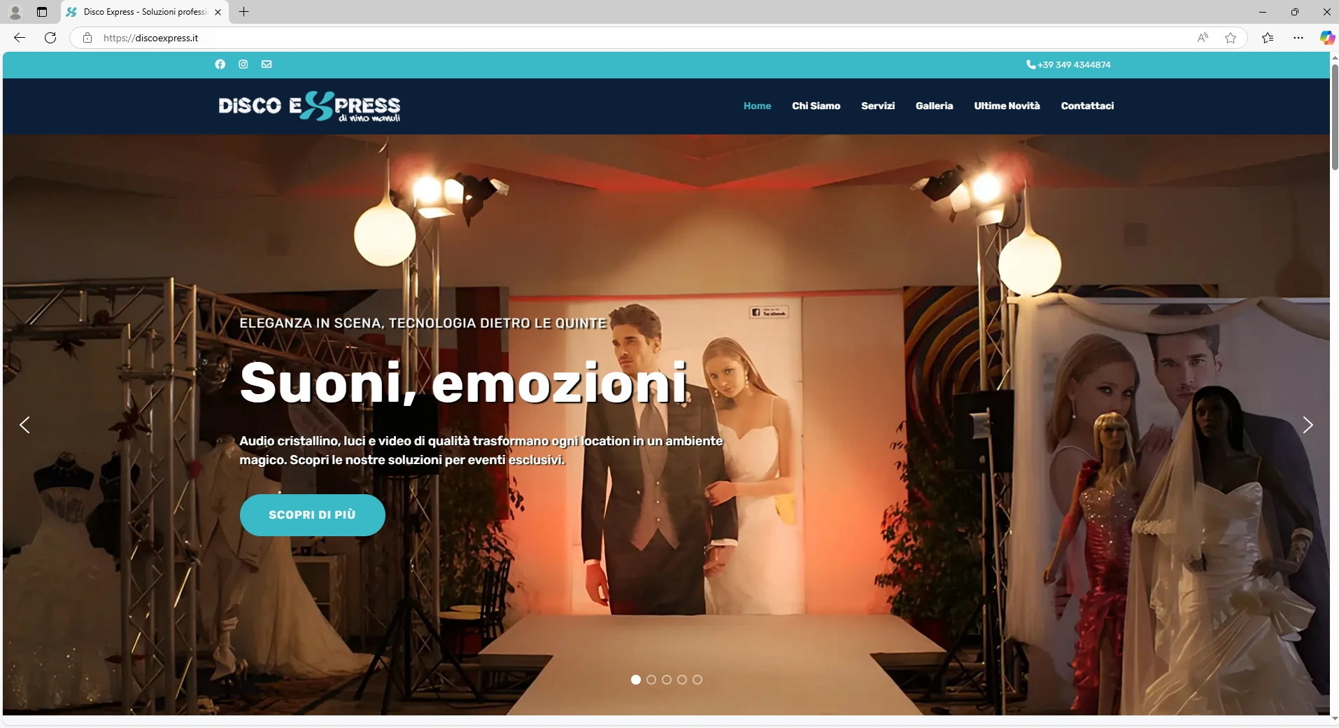 Homepage del nuovo sito Disco Express con allestimento luci e abiti da cerimonia in passerella