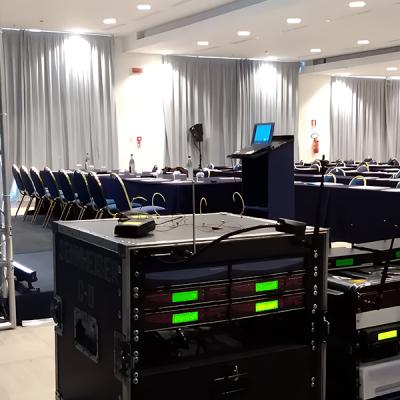 Sistemi audio e microfonici professionali per conferenze aziendali